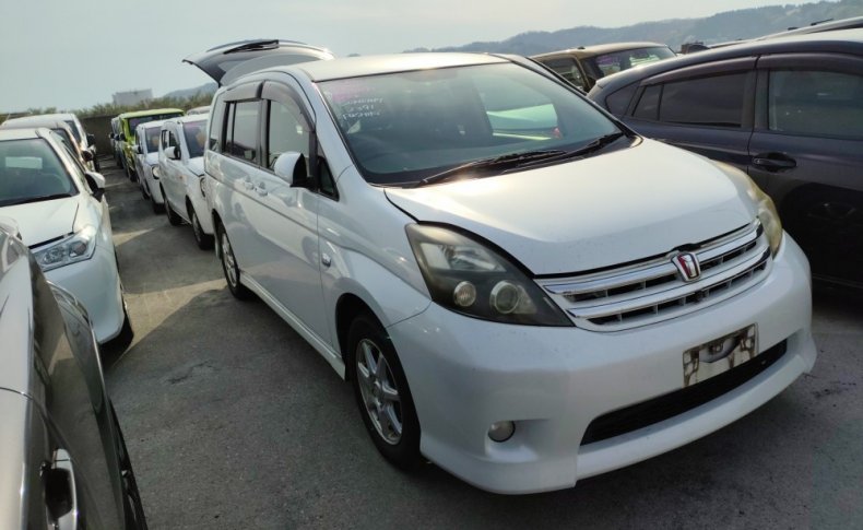 TOYOTA ISIS 4WD 2009