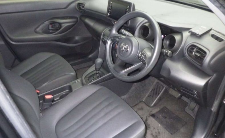 TOYOTA YARIS CROSS X 2021