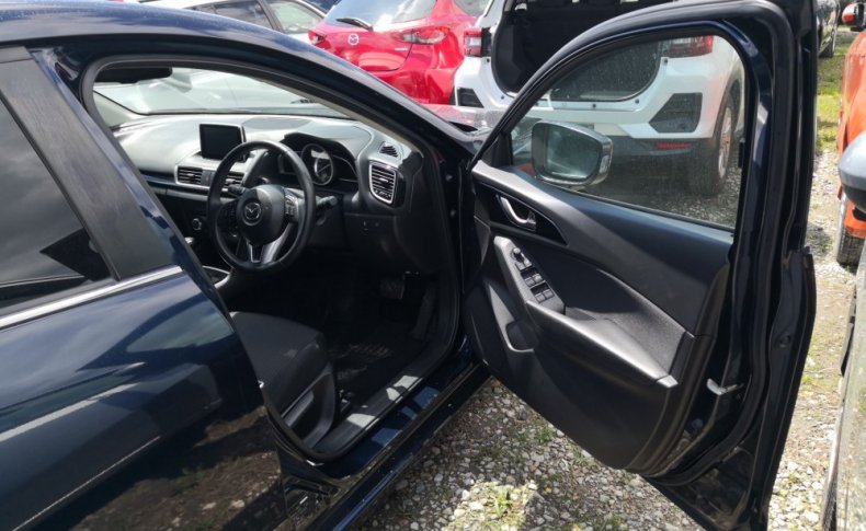 MAZDA AXELA S 2015