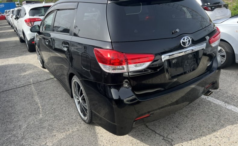TOYOTA WISH 1.8 S 2010