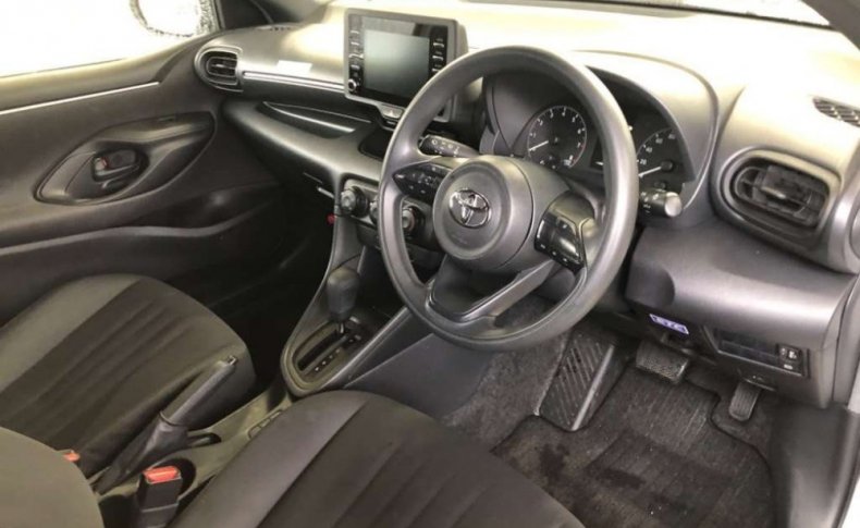 TOYOTA YARIS X 2020