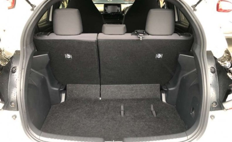 TOYOTA YARIS X 2020
