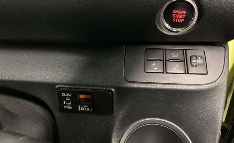 TOYOTA SIENTA X 2020