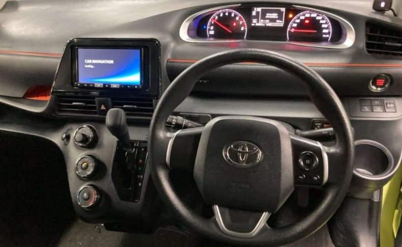 TOYOTA SIENTA X 2020