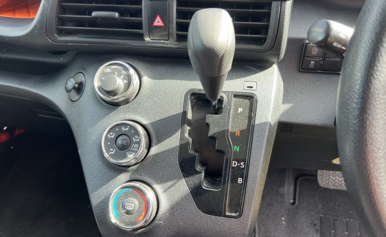 TOYOTA SIENTA X 2020
