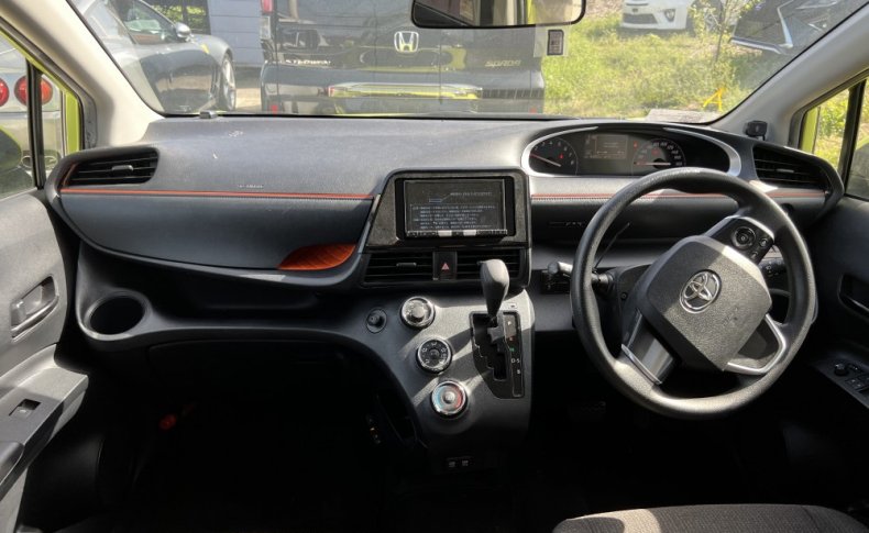 TOYOTA SIENTA X 2020
