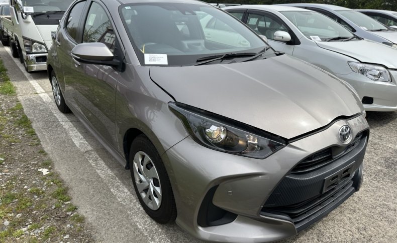 TOYOTA YARIS X 2020