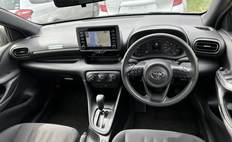 TOYOTA YARIS X 2020