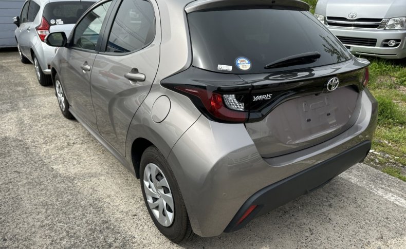 TOYOTA YARIS X 2020