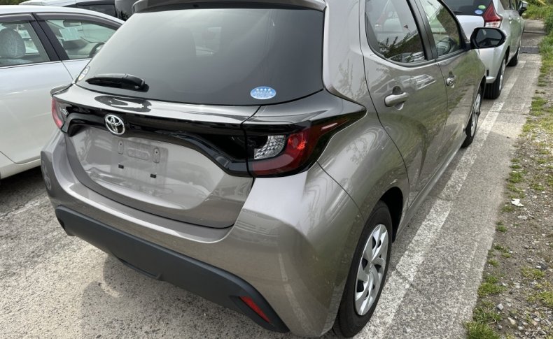 TOYOTA YARIS X 2020