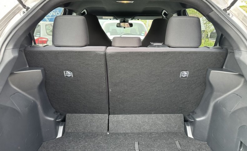 TOYOTA YARIS X 2020