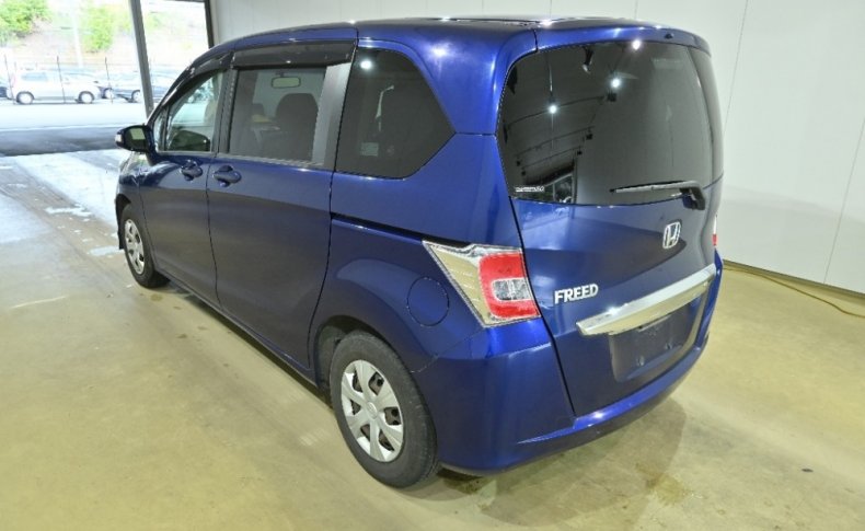 HONDA FREED G Premium Edition 6seats 2016