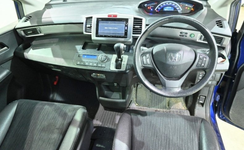 HONDA FREED G Premium Edition 6seats 2016