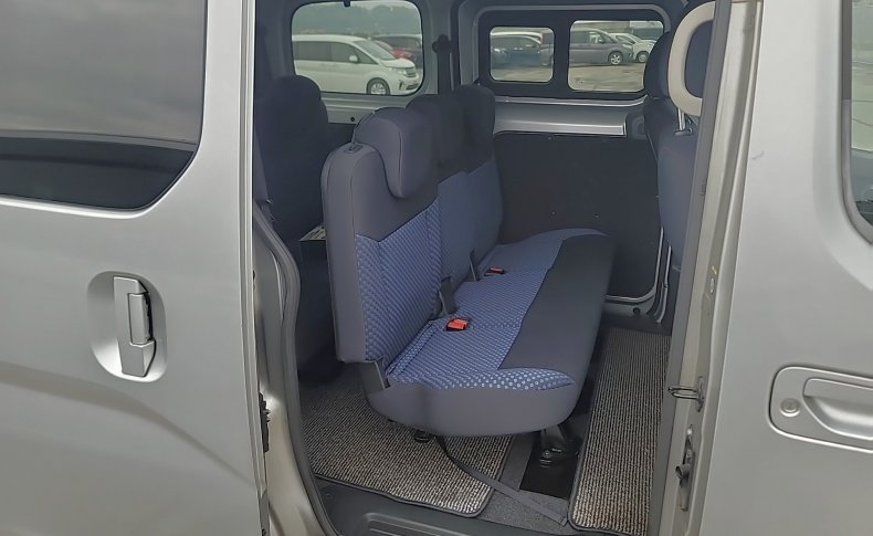 NISSAN NV200 16S WG 2009