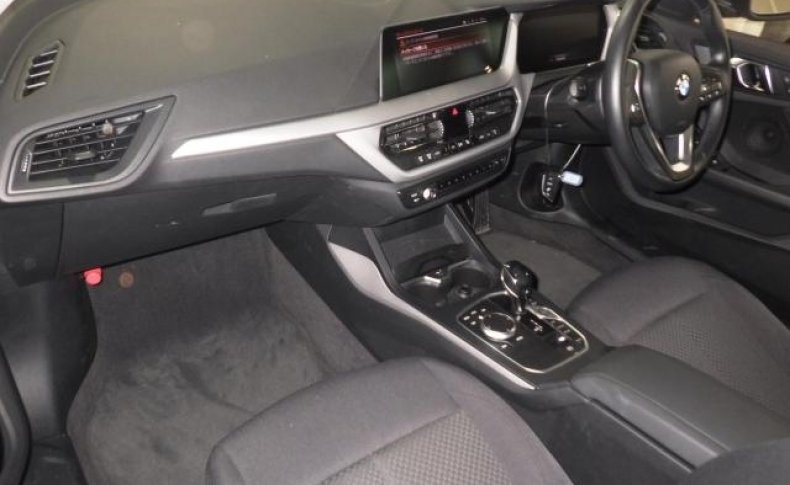 BMW 1-SERIES 118i 2019