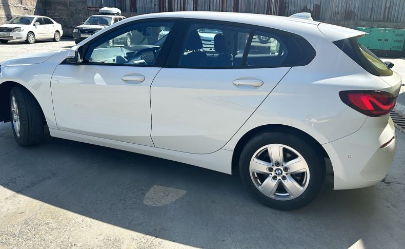 BMW 1-SERIES 118i 2019