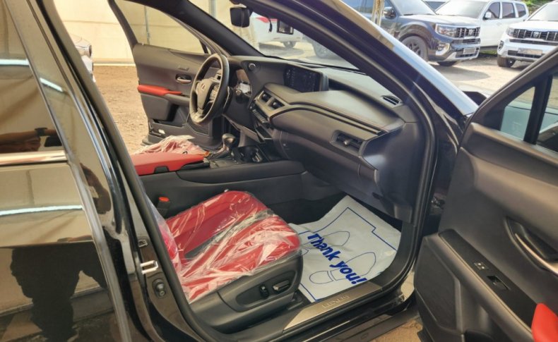 LEXUS UX250H F-SPORT 2021