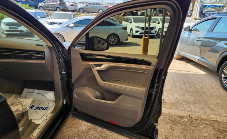 VOLKSWAGEN TOUAREG  2019