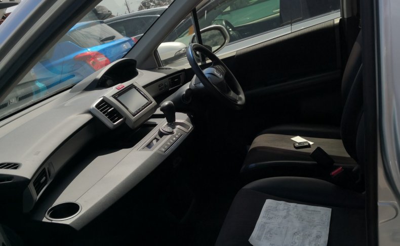 HONDA FREED G Premium Edition 6seats 2016