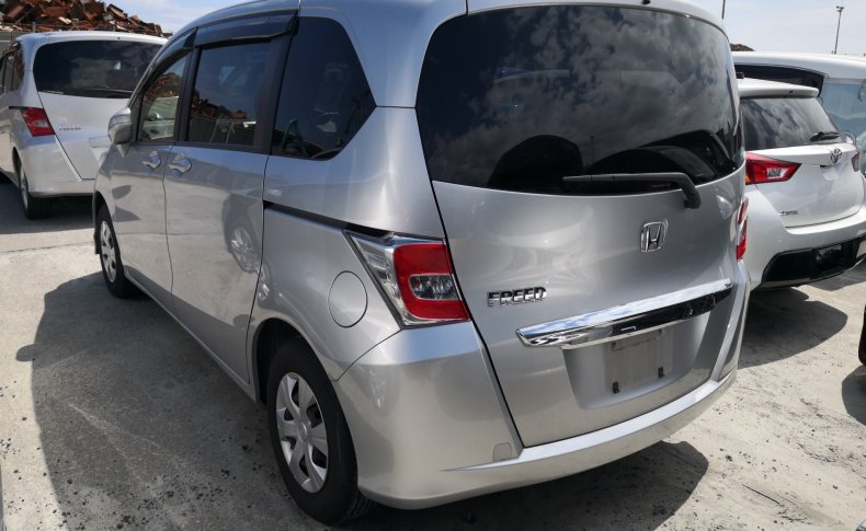 HONDA FREED G Premium Edition 6seats 2016