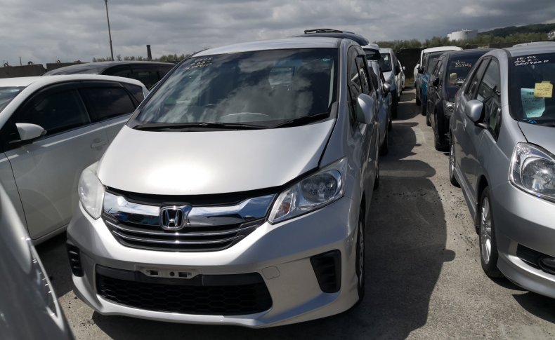 HONDA FREED G Premium Edition 6seats 2016