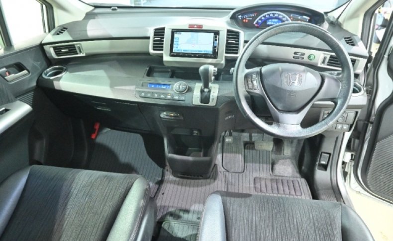 HONDA FREED 4WD G Aero 6seats 2014