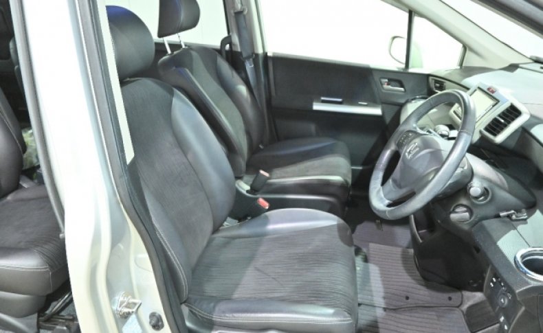 HONDA FREED 4WD G Aero 6seats 2014