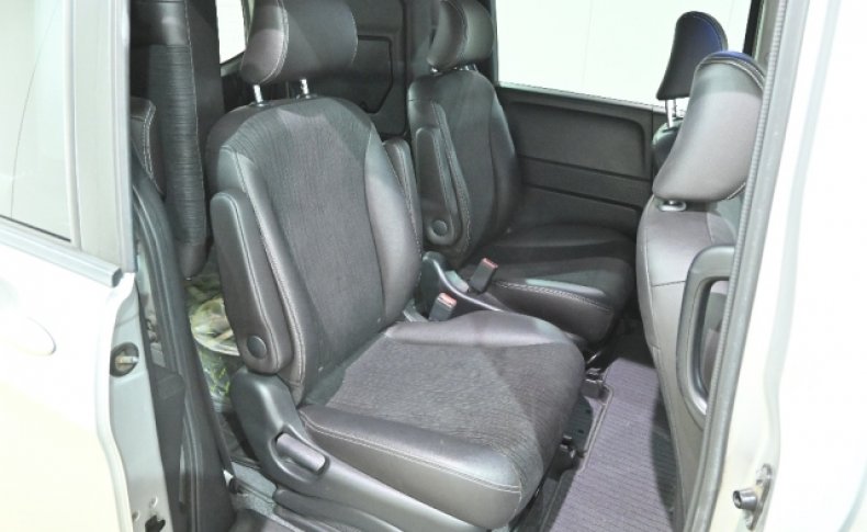 HONDA FREED 4WD G Aero 6seats 2014