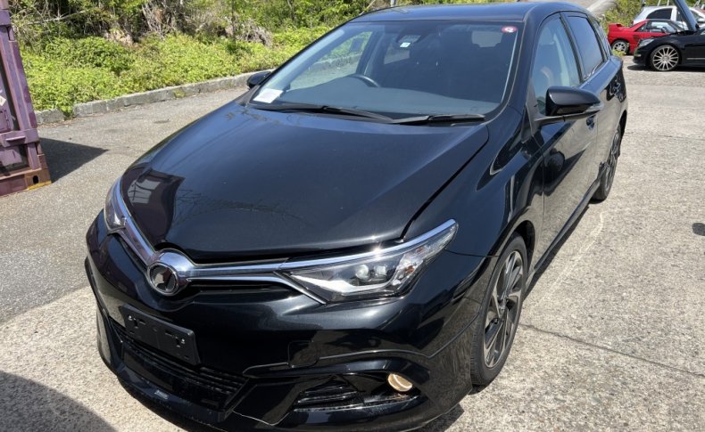 TOYOTA AURIS 120Т 2015