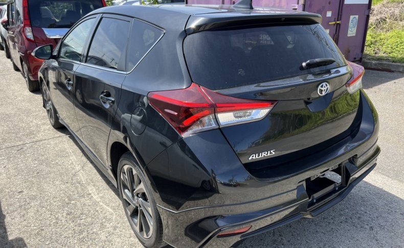 TOYOTA AURIS 120Т 2015