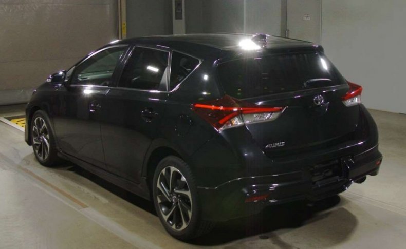 TOYOTA AURIS 120Т 2015