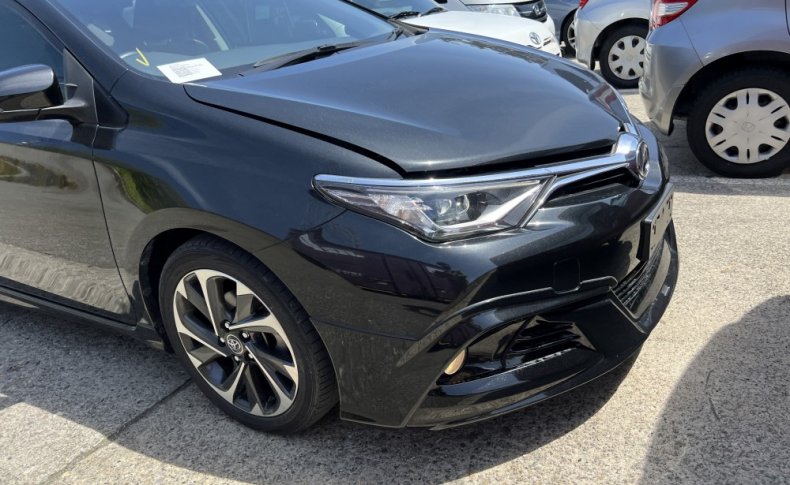 TOYOTA AURIS 120Т 2015