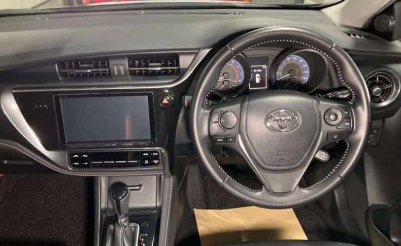 TOYOTA AURIS 120Т 2015