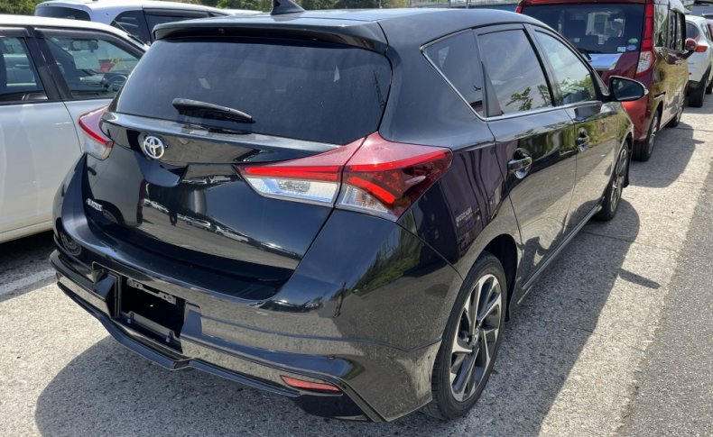 TOYOTA AURIS 120Т 2015