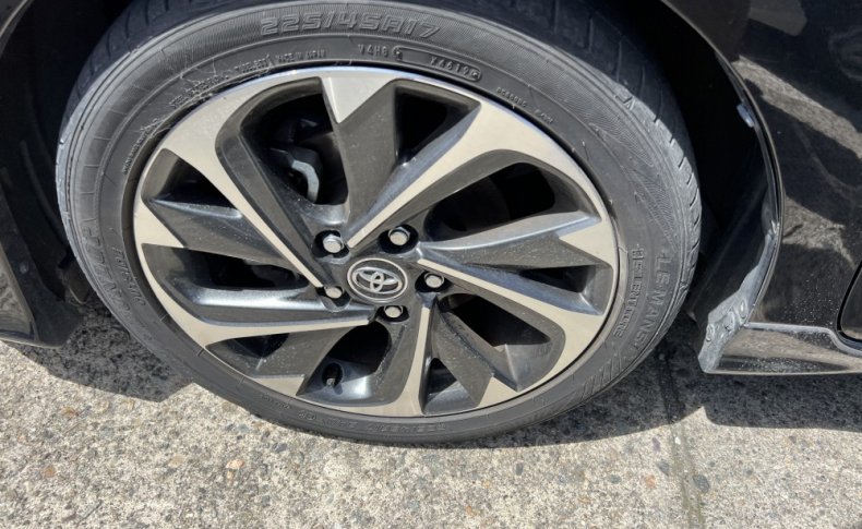 TOYOTA AURIS 120Т 2015
