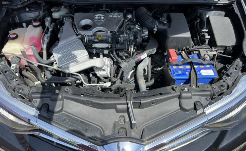 TOYOTA AURIS 120Т 2015