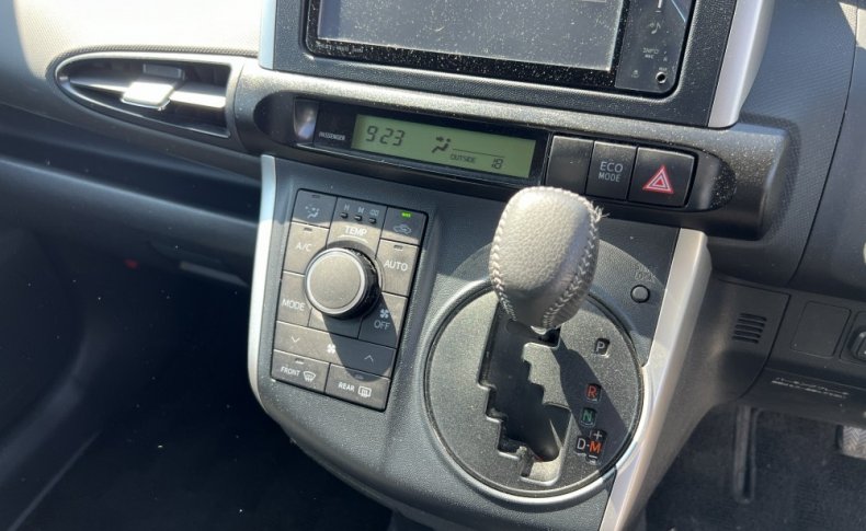 TOYOTA WISH 1.8X HID Selection 2010