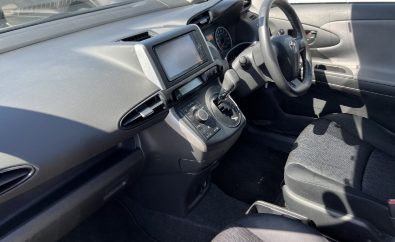TOYOTA WISH 1.8X HID Selection 2010