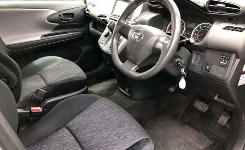 TOYOTA WISH 1.8X HID Selection 2010