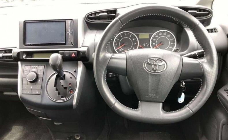 TOYOTA WISH 1.8X HID Selection 2010