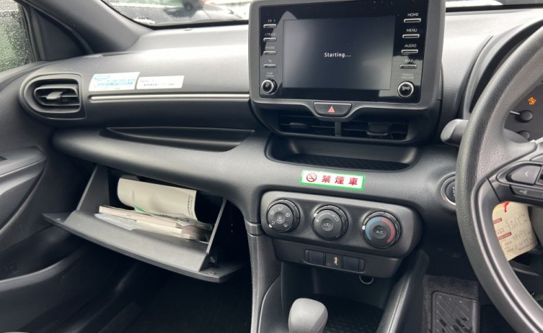 TOYOTA YARIS X 2020