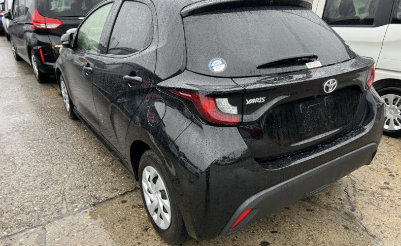 TOYOTA YARIS X 2020