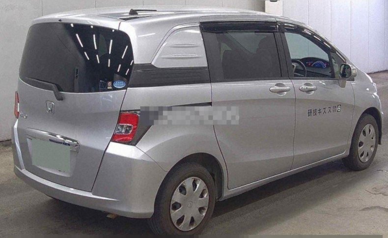 HONDA FREED SPIKE G 2016