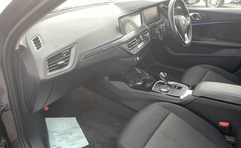 BMW 1-SERIES 118 I Play 2019