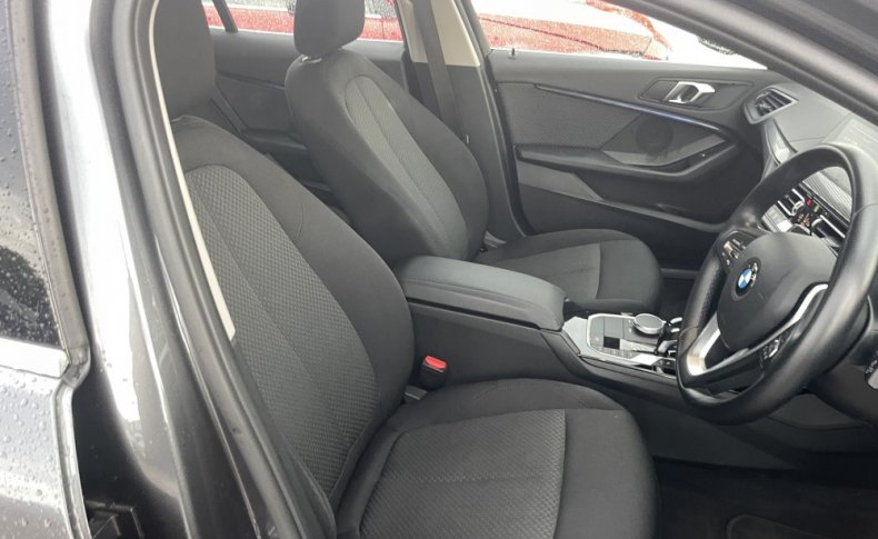 BMW 1-SERIES 118 I Play 2019