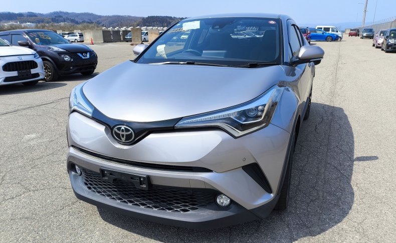 TOYOTA C-HR G-T 4WD 2016