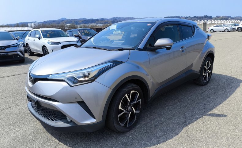 TOYOTA C-HR G-T 4WD 2016