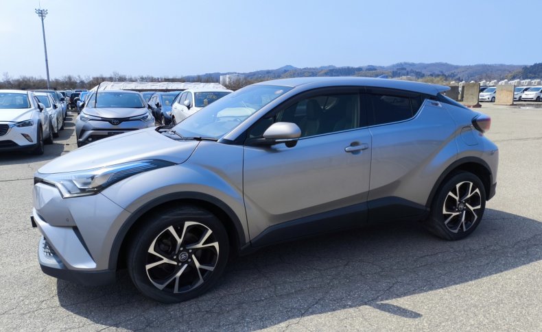 TOYOTA C-HR G-T 4WD 2016