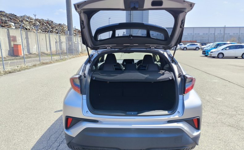 TOYOTA C-HR G-T 4WD 2016