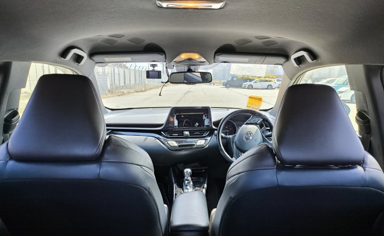 TOYOTA C-HR G-T 4WD 2016